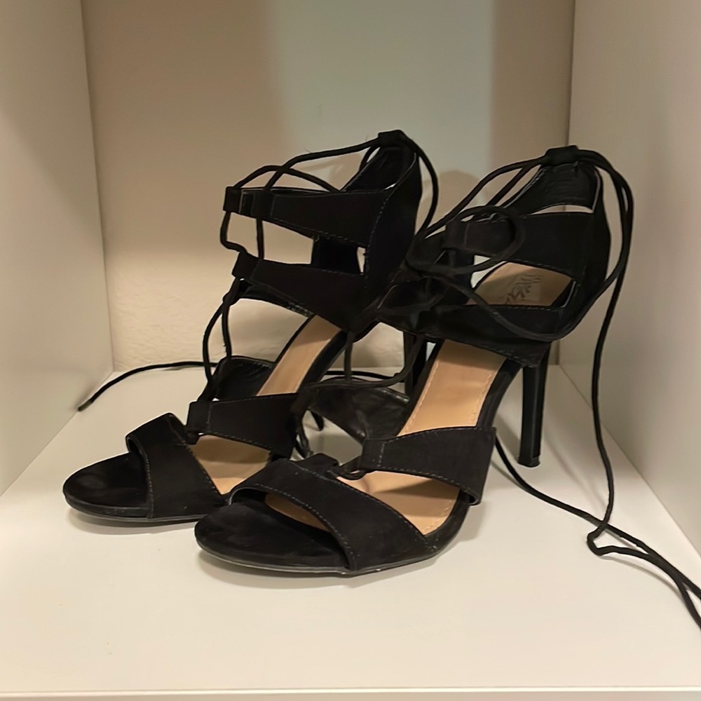 Mossimo Black Lace Up Velvet 4” Heels Size 8.5
